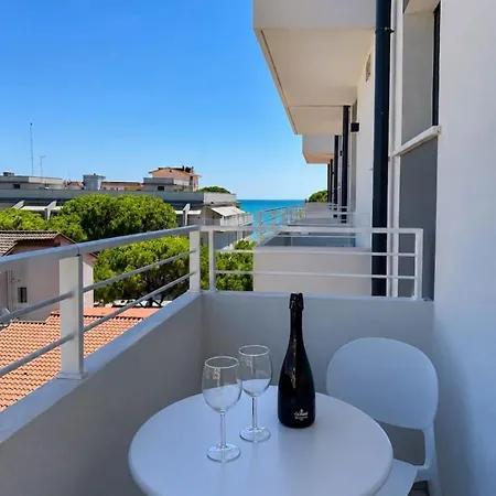 Altamarea The Level Apartment *