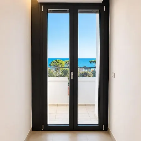 Altamarea The Level Apartment *