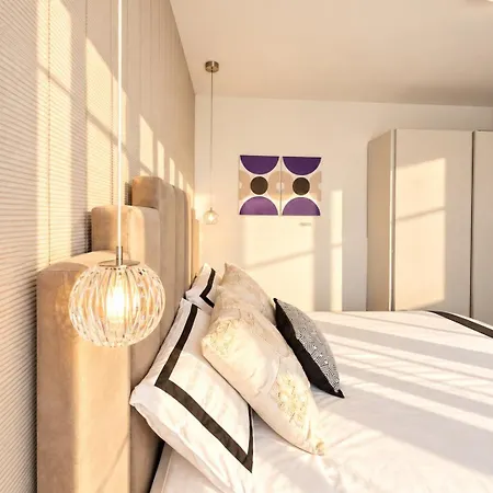 Altamarea The Level Apartment *
